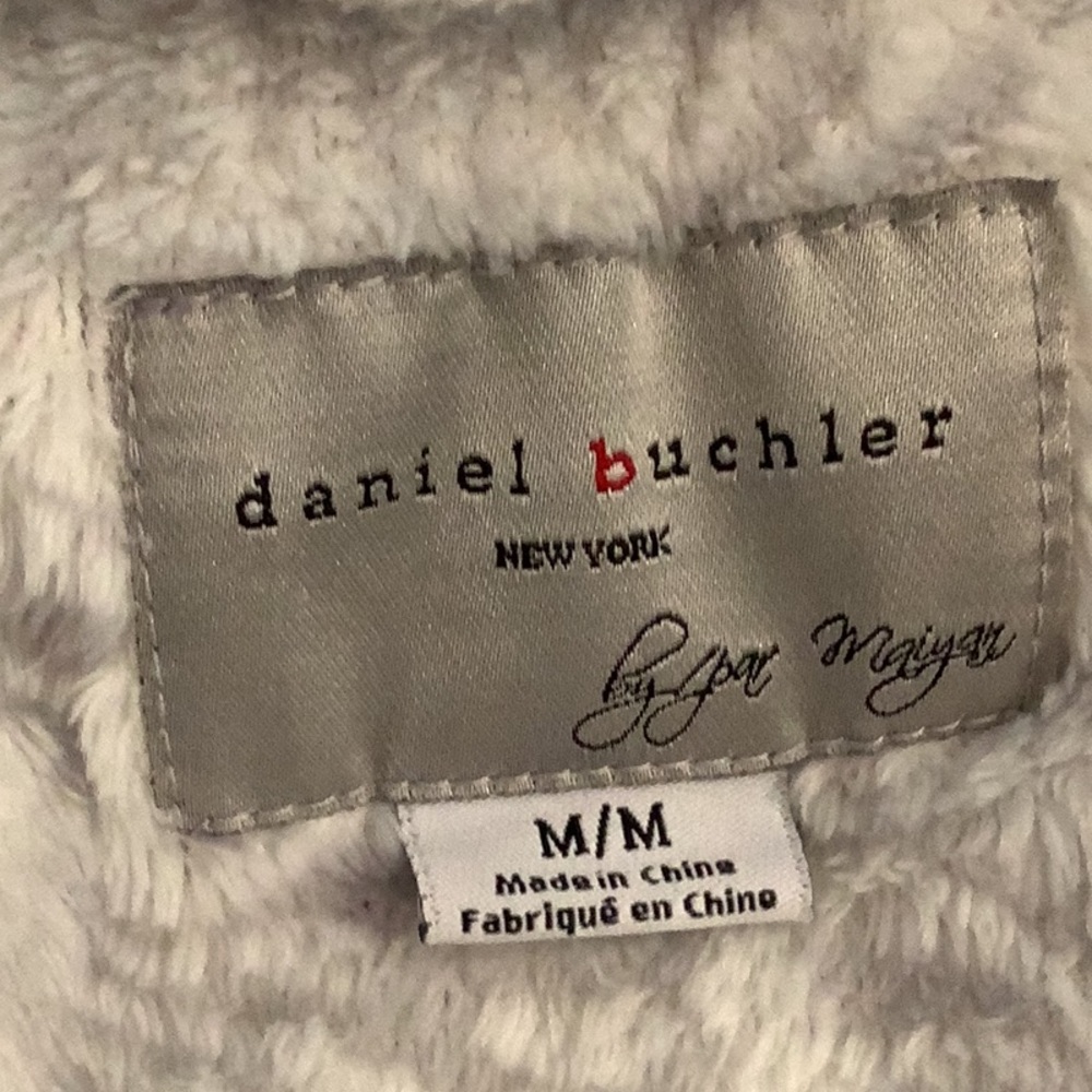 daniel Buchner robe - Picture 6 of 6